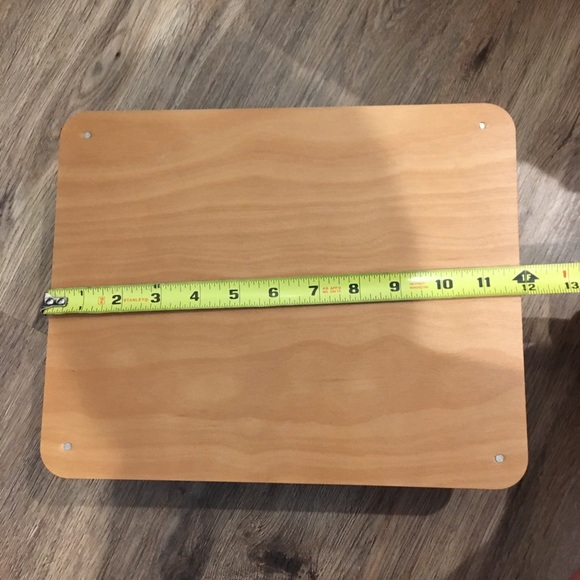 Longaberger Larger Picnic Basket #10324 / 2007 - Picture 14 of 16